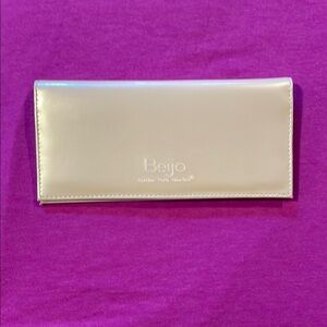 Beijo Cream Wallets with Sophisticated Metallic Accents